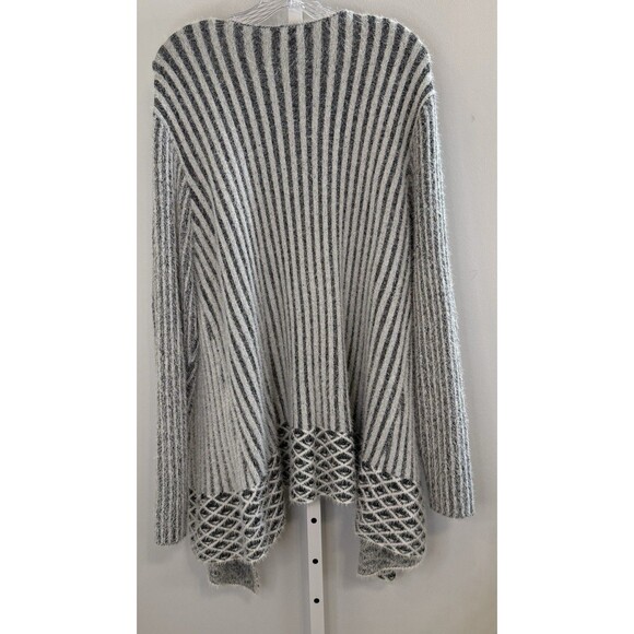 Cato Plus 22/24W Gray White Fuzzy Knit Cardigan Striped Open Front Cozycore Boho - Picture 2 of 10